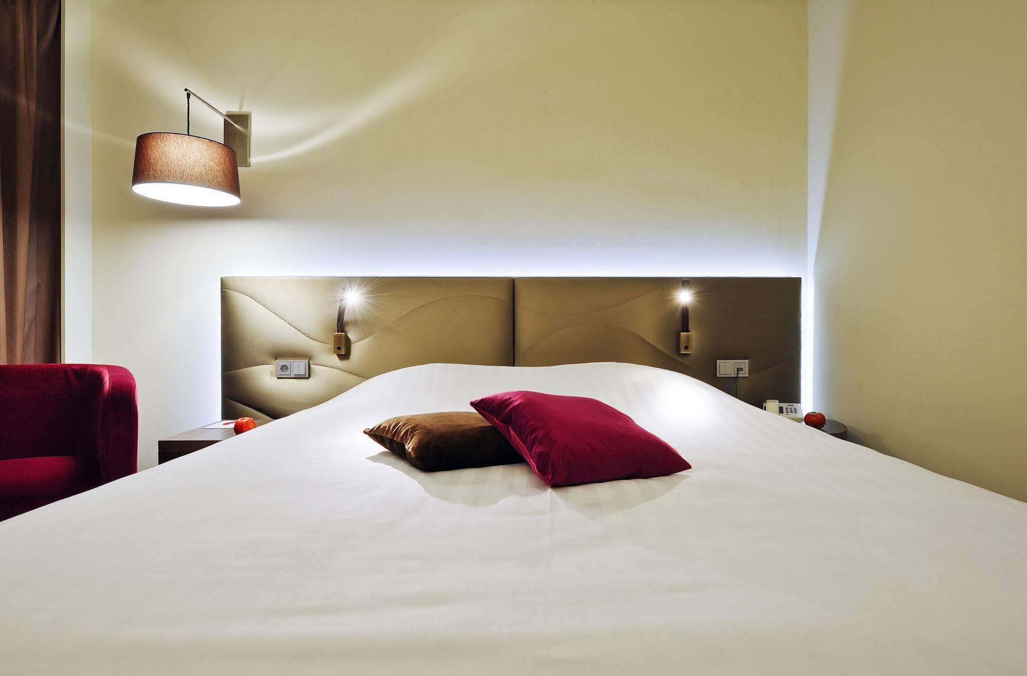 Hotel Mercure Martiniplaza 4*